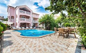 Apartman Naomi